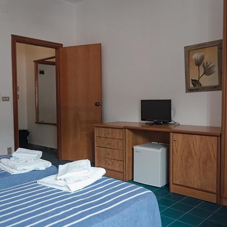 Hotel Mediterraneo Guardia Piemontese Terme Exterior photo