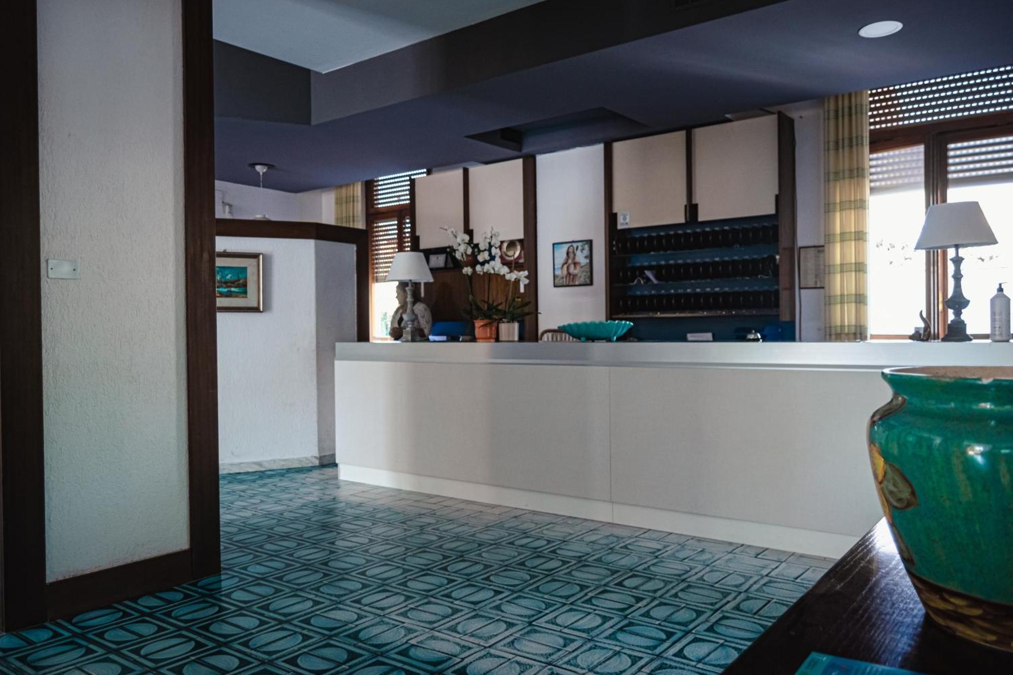 Hotel Mediterraneo Guardia Piemontese Terme Exterior photo